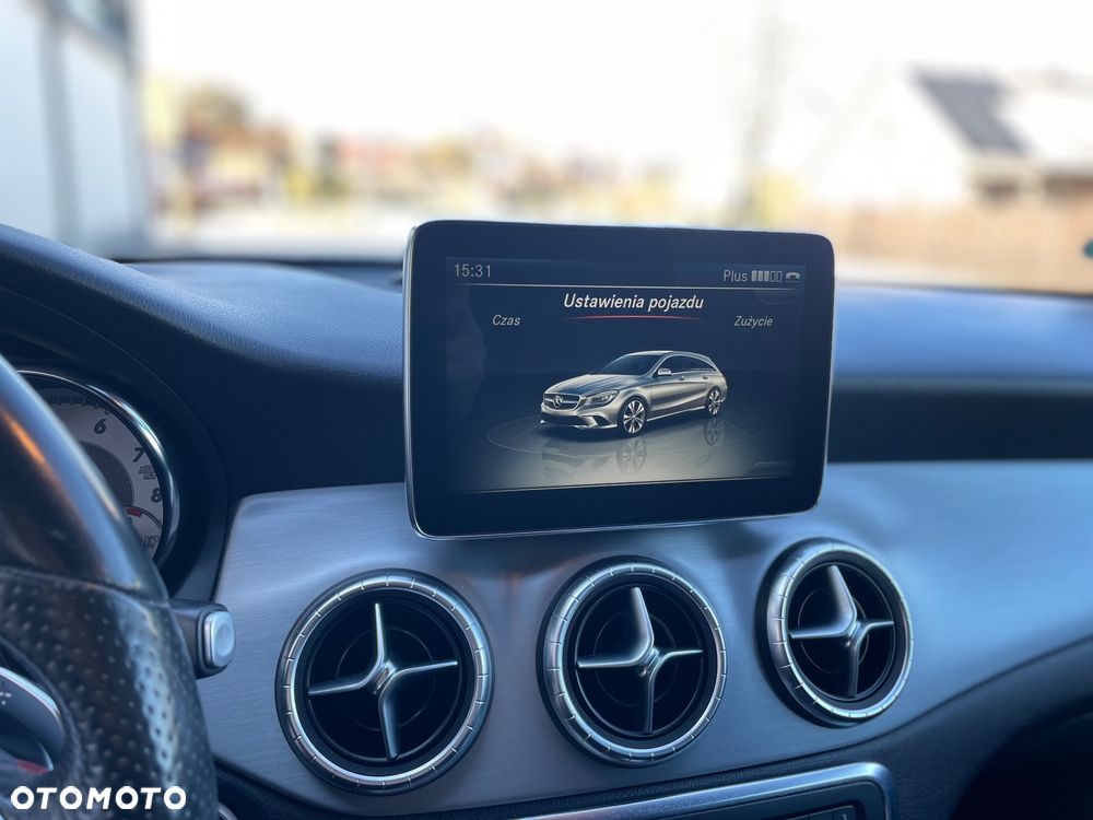 Mercedes-Benz CLA 180 7G-DCT SCORE - 11