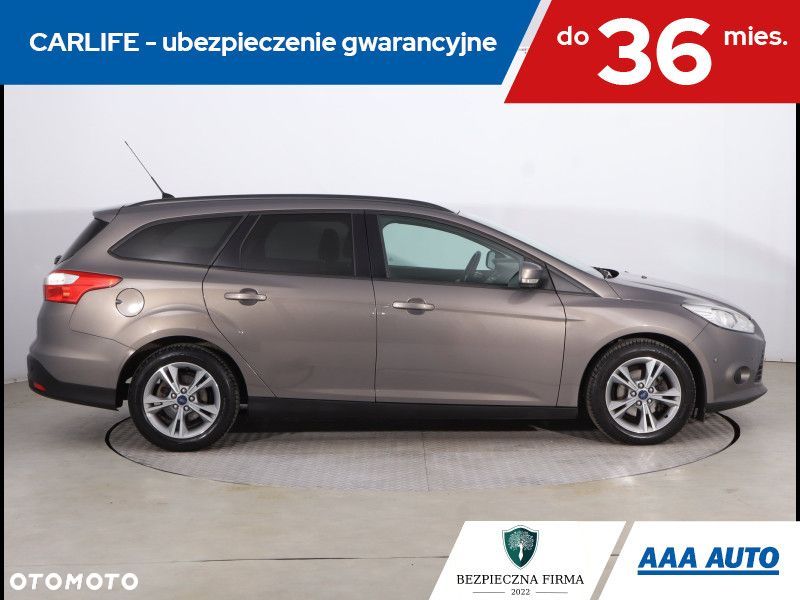 Ford Focus SW - 8