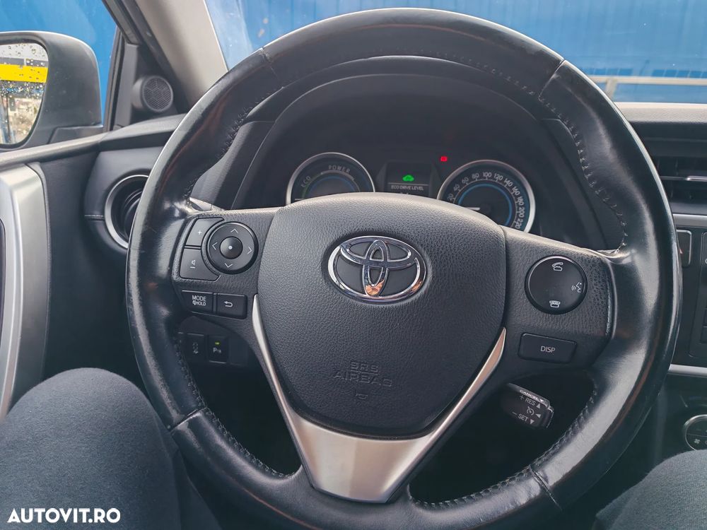 Toyota Auris - 11
