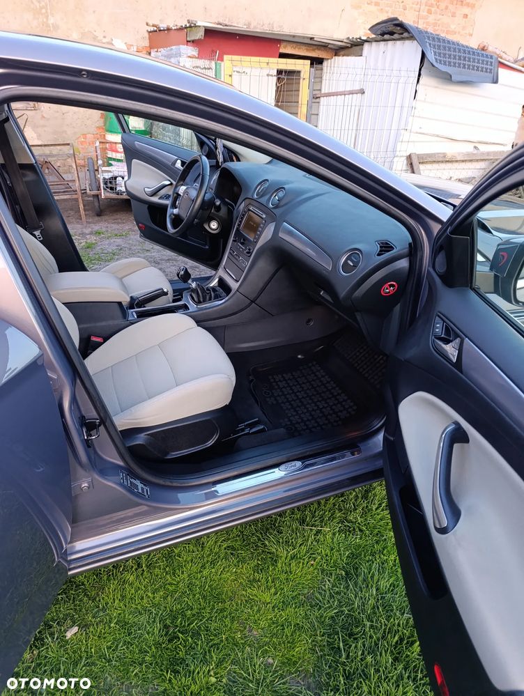 Ford Mondeo 2.0 TDCi Ambiente - 17