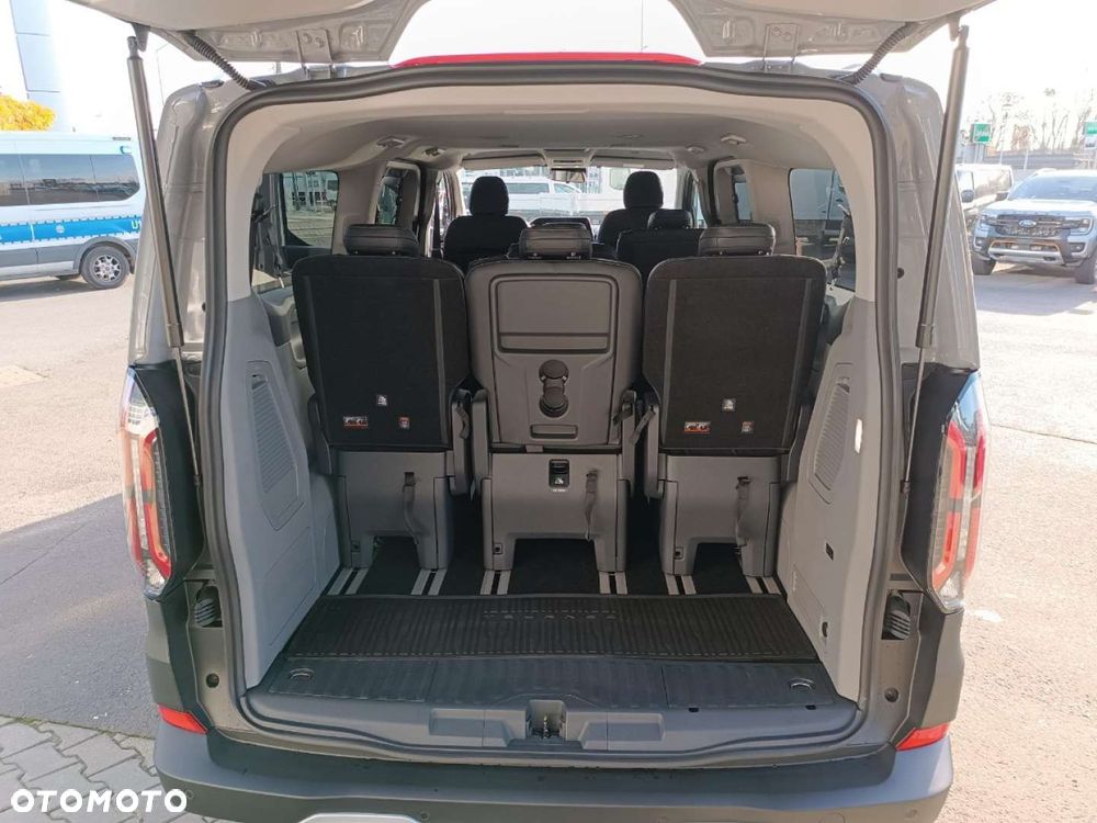 Ford Tourneo Custom - 14