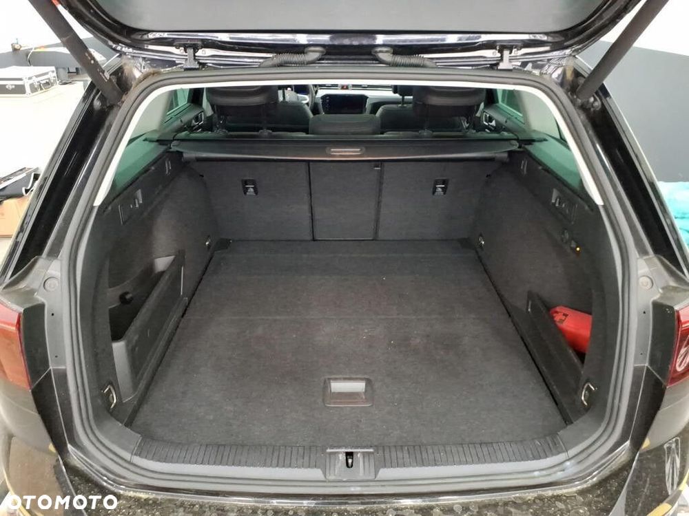 Volkswagen Passat - 9