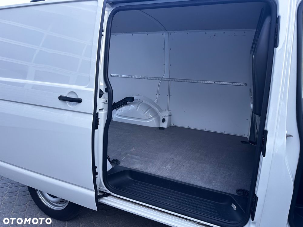 Volkswagen Transporter - 9