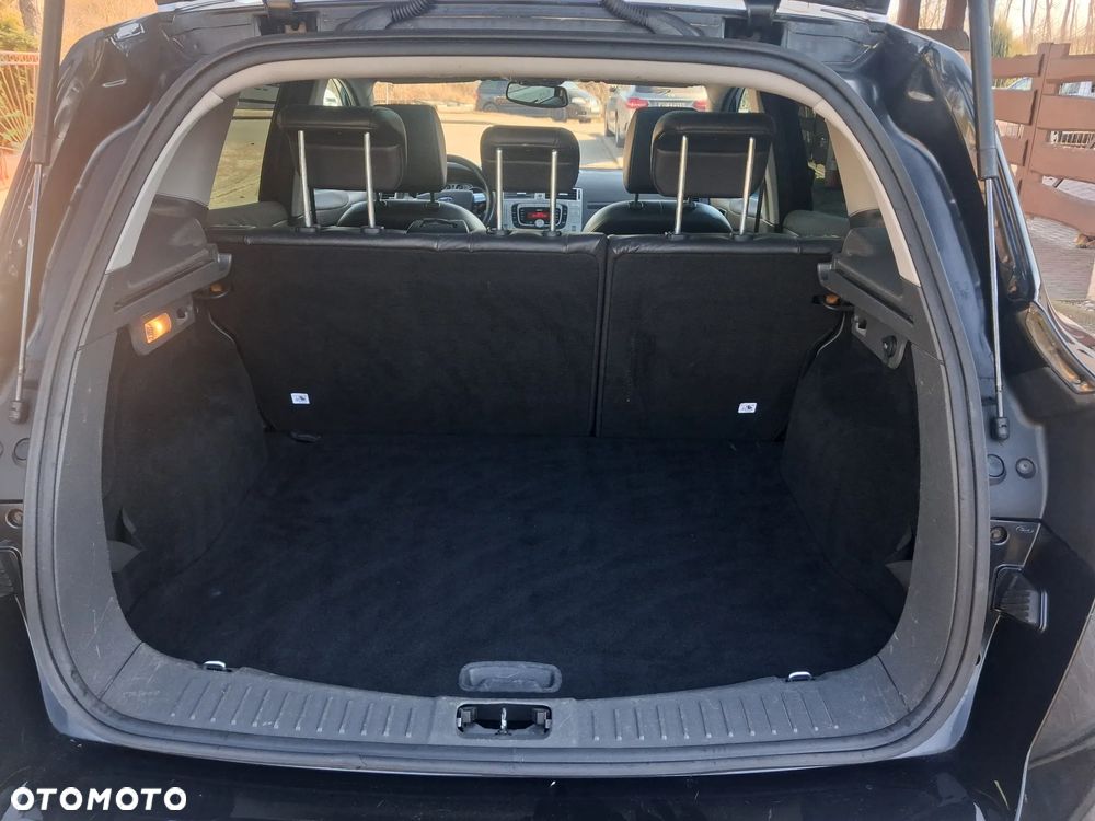 Ford Kuga 2.0 TDCi 2x4 Titanium - 18