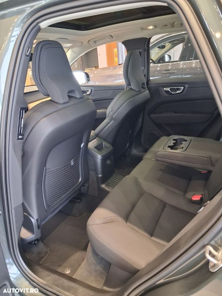 Volvo XC 60 T8 AWD AT PHEV Ultra Dark - 12