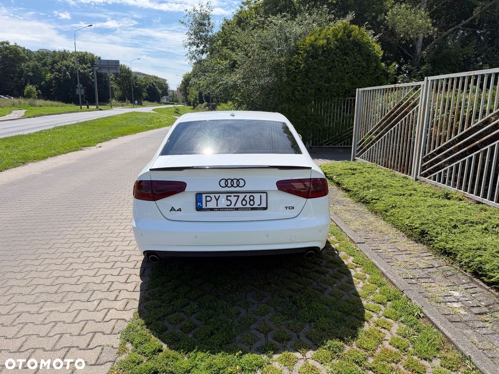 Audi A4 Limousine - 3