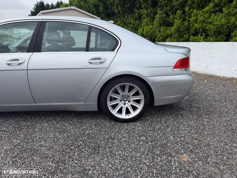 BMW 735 iA - 21