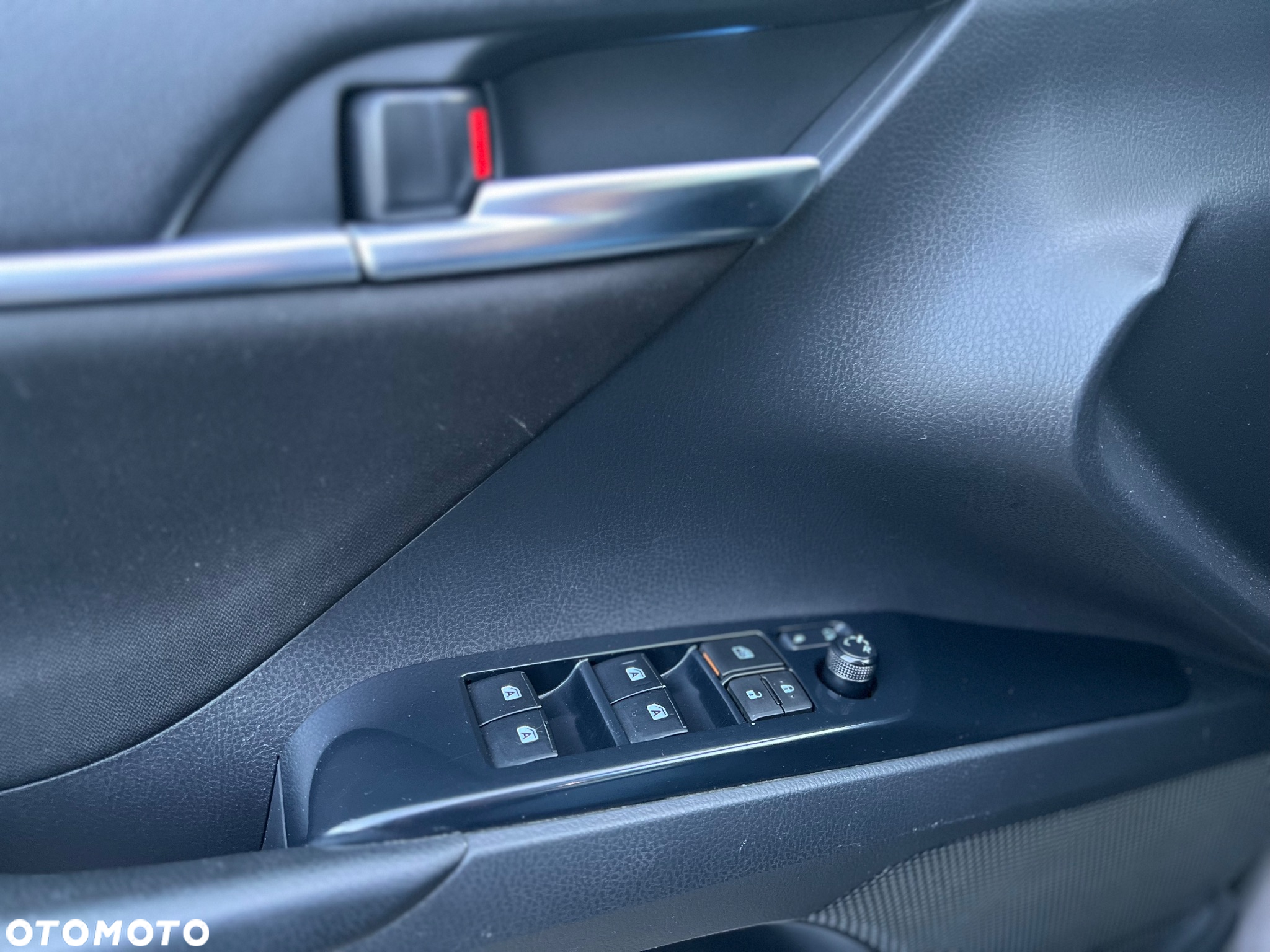 Toyota Camry 2.5 Hybrid Comfort CVT - 31