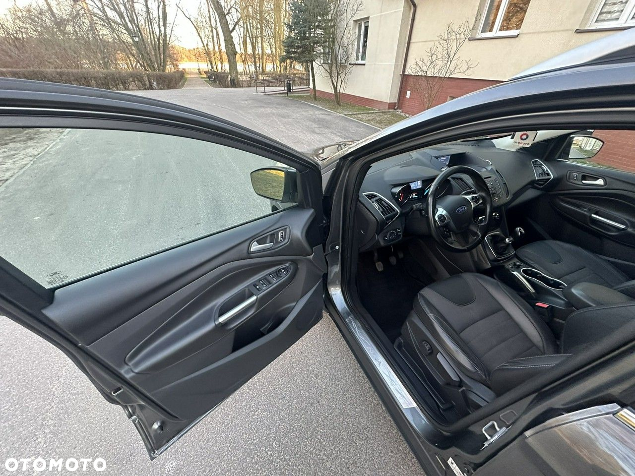 Ford Kuga - 17