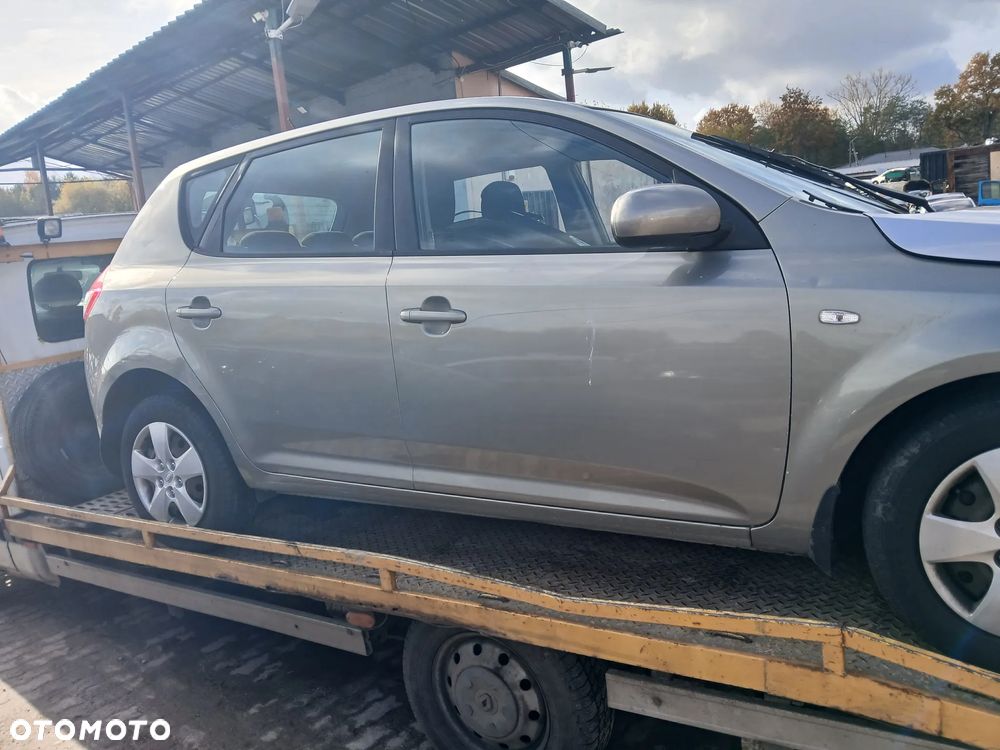 kia ceed I AA3 maska zderzak lampa grill błotnik drzwi zbiornik paliwa szyba lusterko klamka - 2