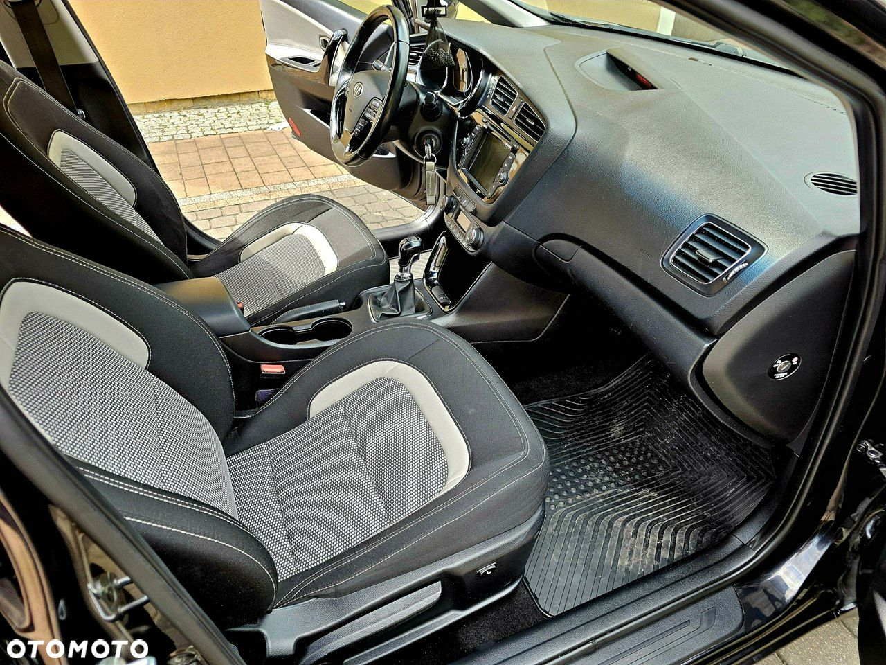 Kia Ceed - 13