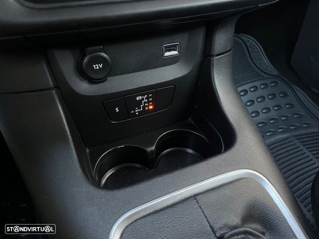 Citroën C3 1.2 PureTech Shine EAT6 - 8