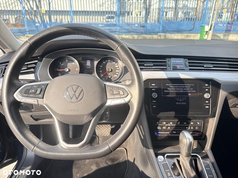 Volkswagen Passat - 10
