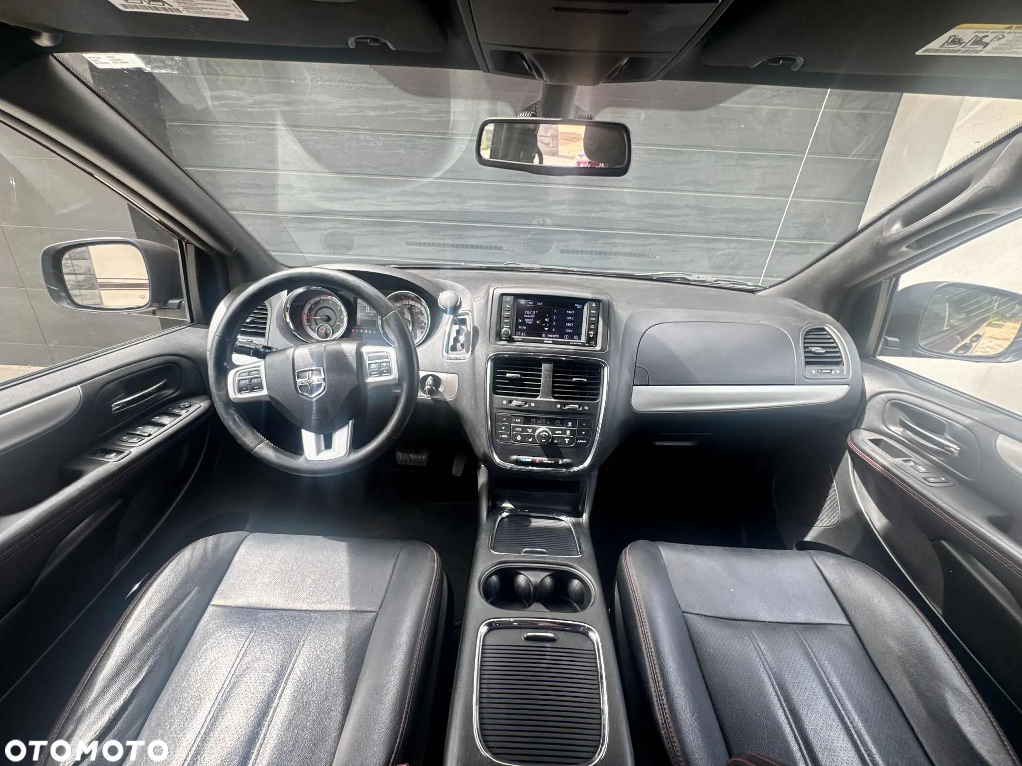Dodge Grand Caravan - 16
