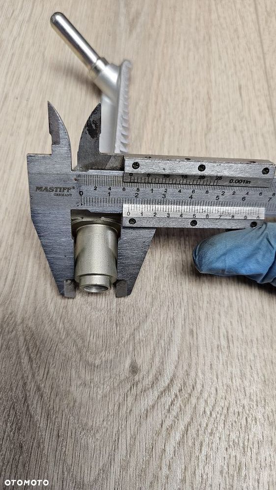 Oryginalny Podnóżek Prawy Przód Yamaha R6 RJ11 / RJ15   2C0-27420-00 - 6