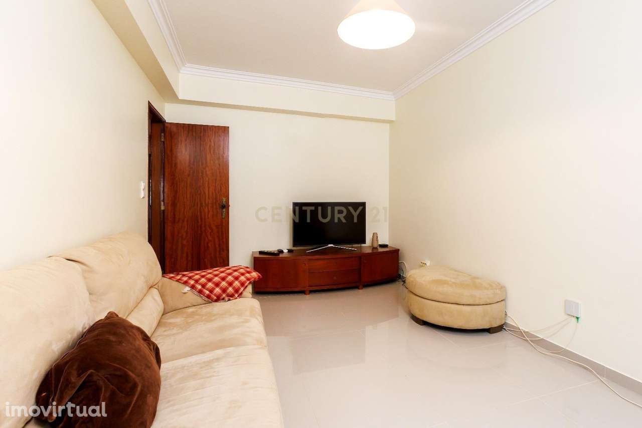 T2 R/c. alto - Remodelado - Torre da Marinha - Grande imagem: 4/19