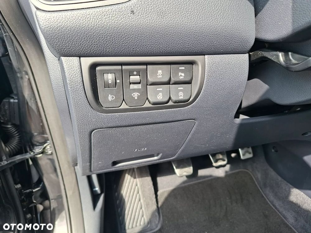 Kia Rio - 15