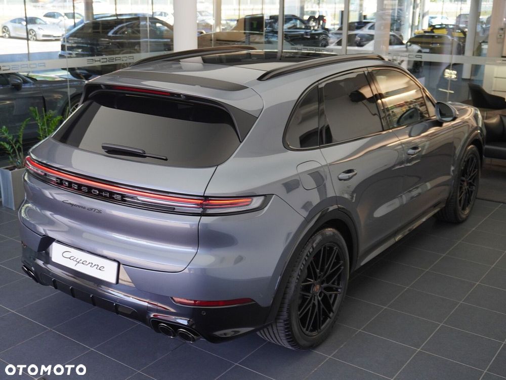 Porsche Cayenne GTS - 16