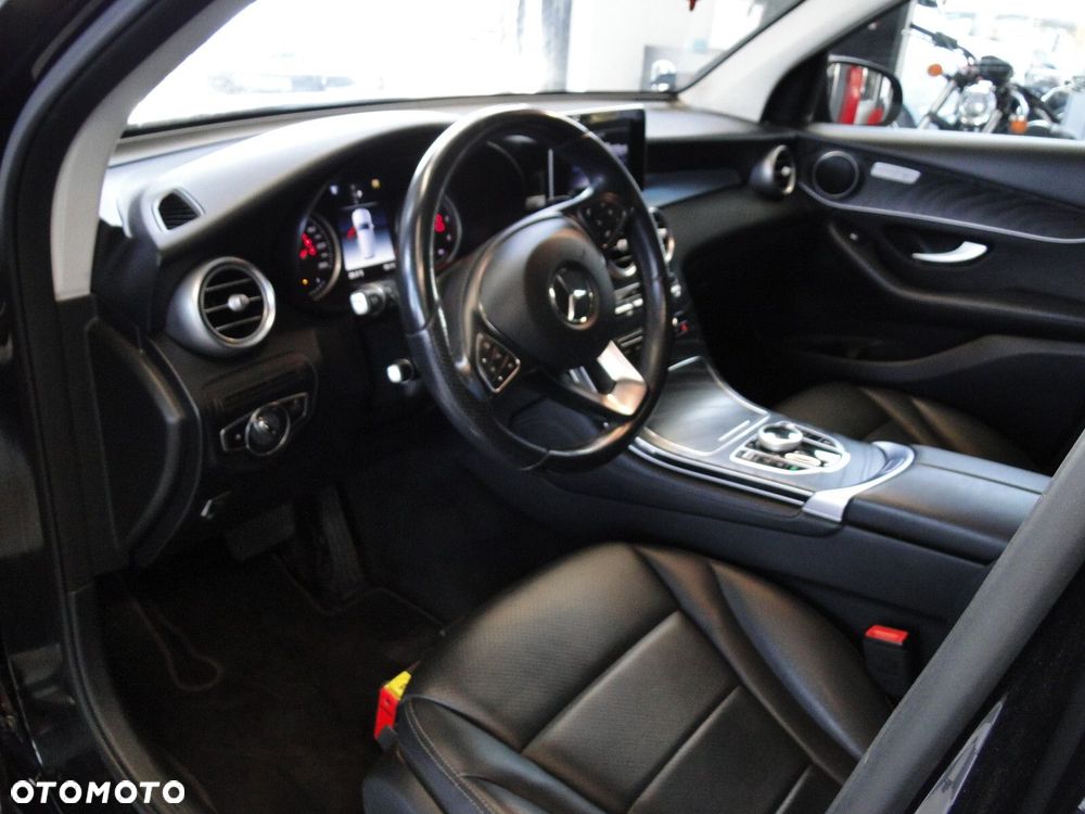 Mercedes-Benz GLC - 21