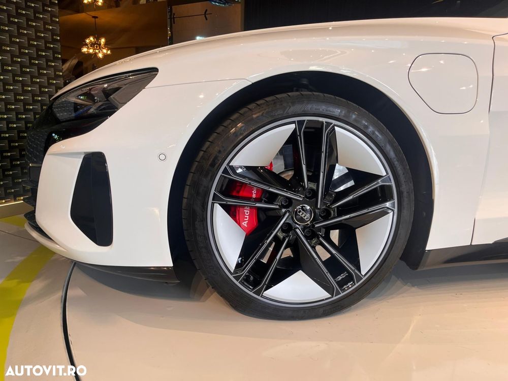 Audi e-tron GT - 12