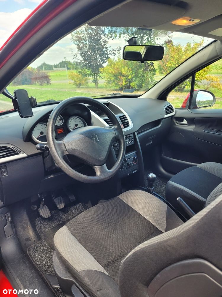 Peugeot 207 - 6