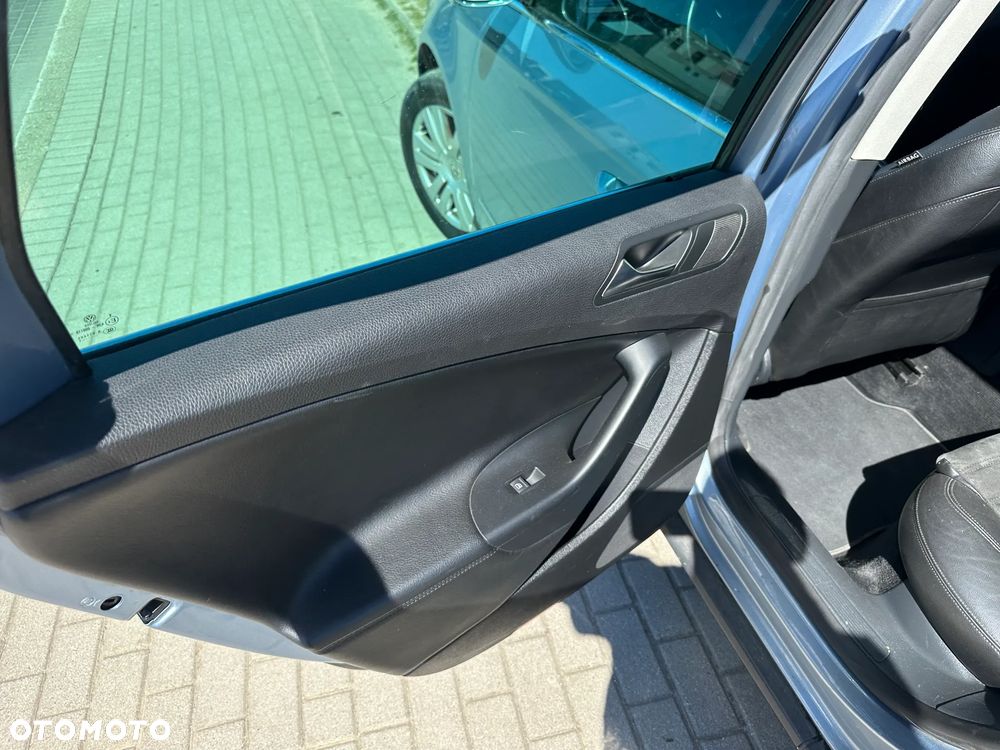 Volkswagen Passat 1.8 TSI Exclusive - 16