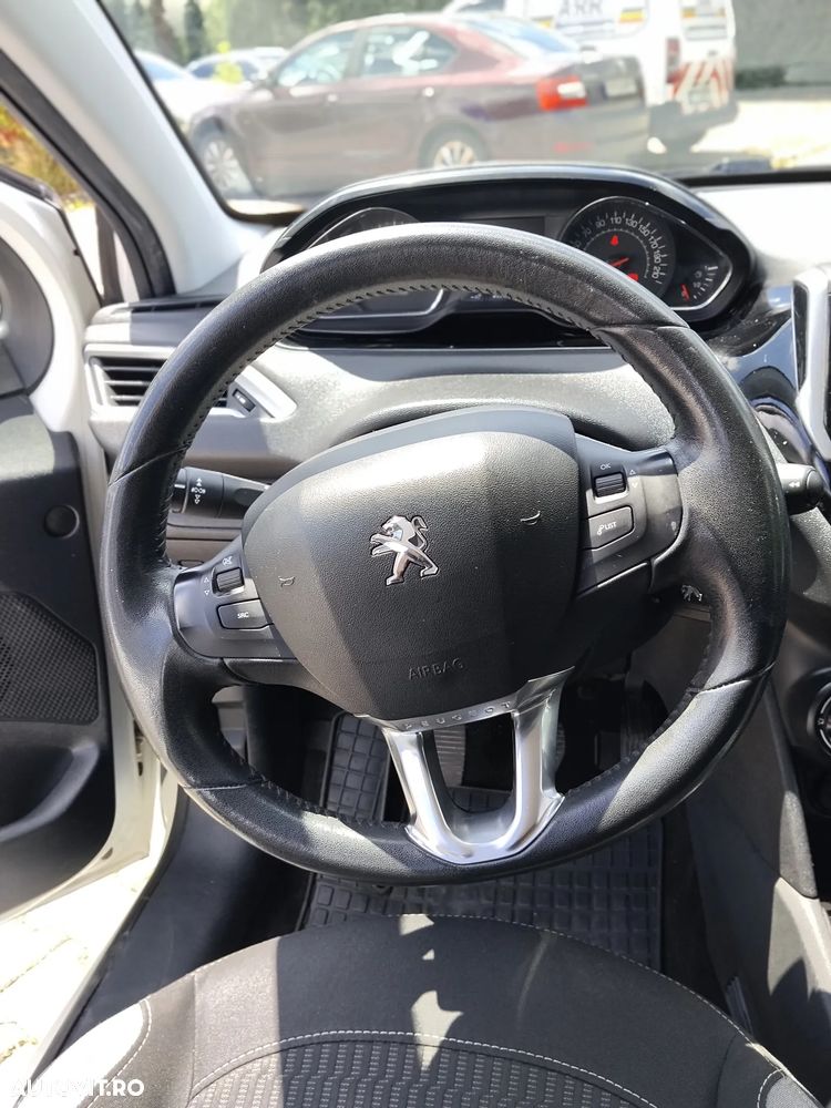 PEUGEOT 208 2015 — imagine 14