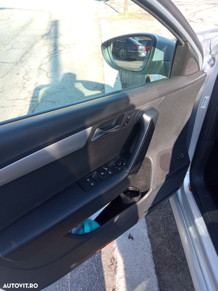 Volkswagen Passat 1.6 TDI DPF BlueMotion Technology Comfortline - 19