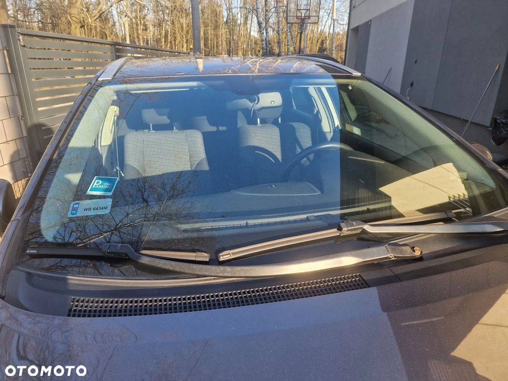 Toyota Avensis 1.8 Sol - 6