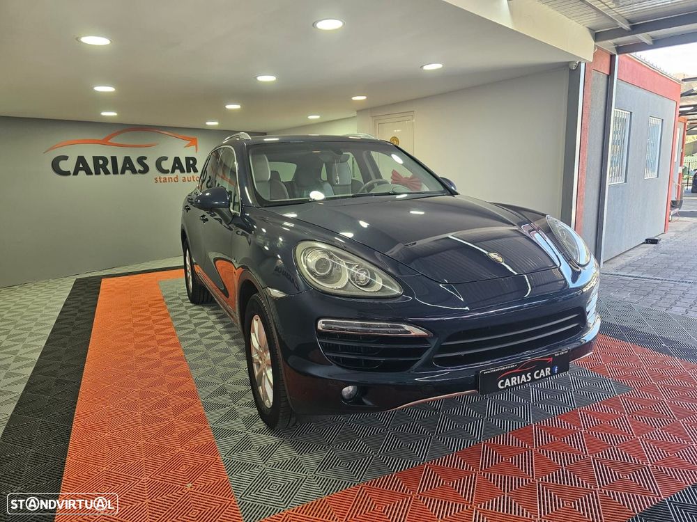 Porsche Cayenne 2011 photo 2