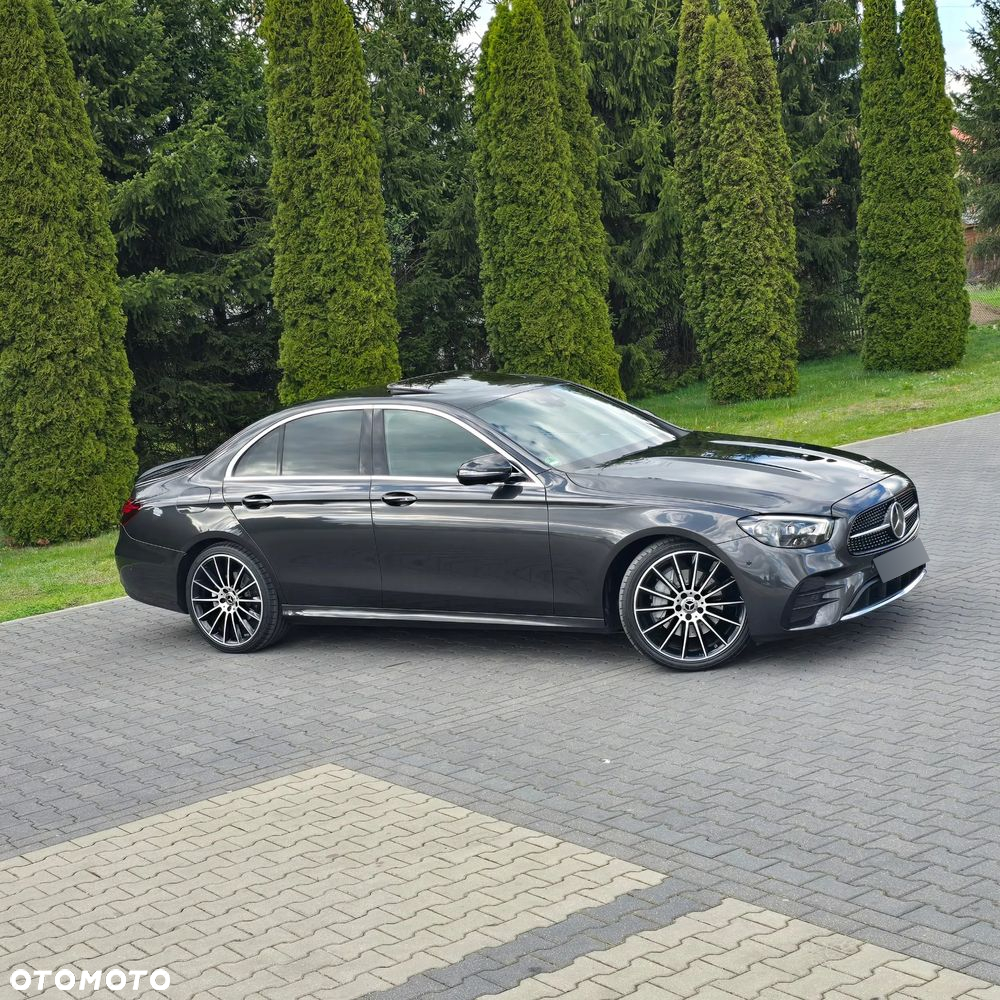 Mercedes-Benz Klasa E 220 d T 9G-TRONIC AMG Line - 9