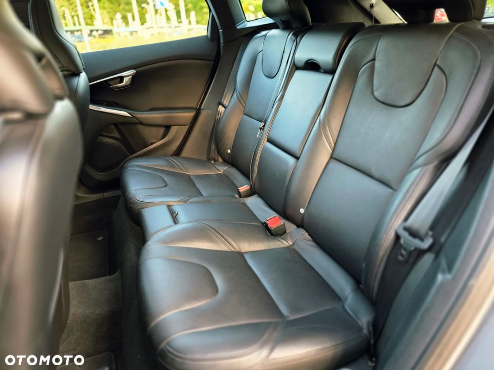 Volvo V40 - 21
