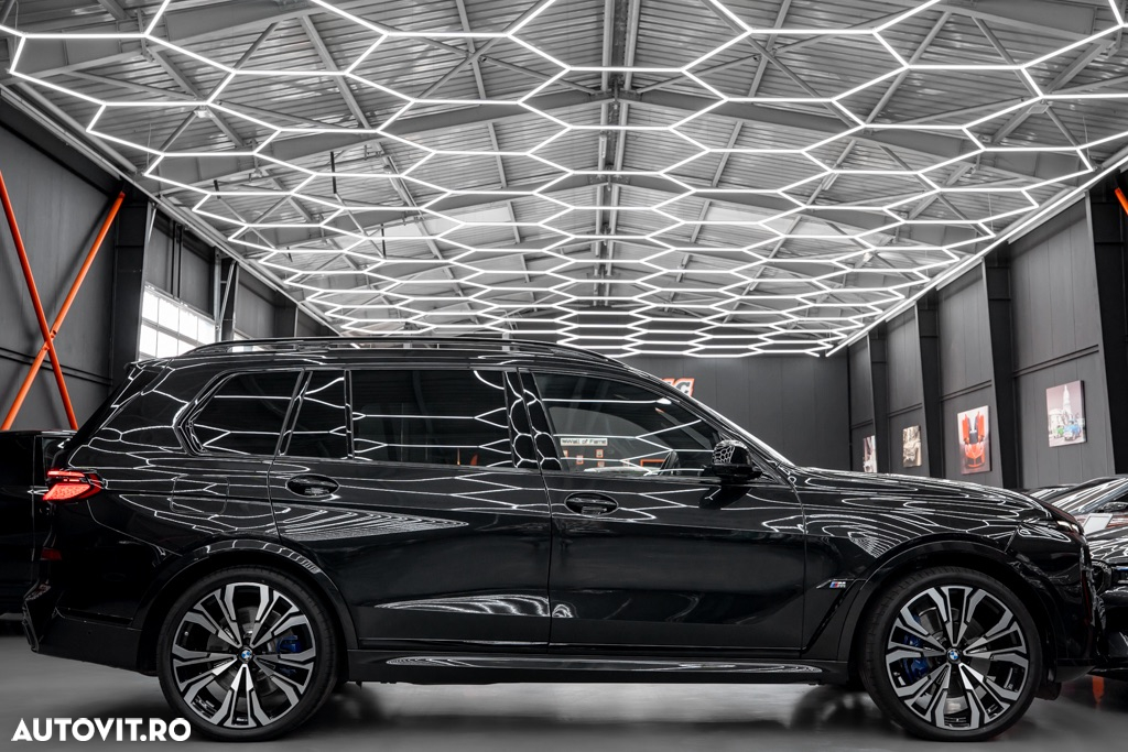 BMW X7 M60i xDrive AT MHEV - 29