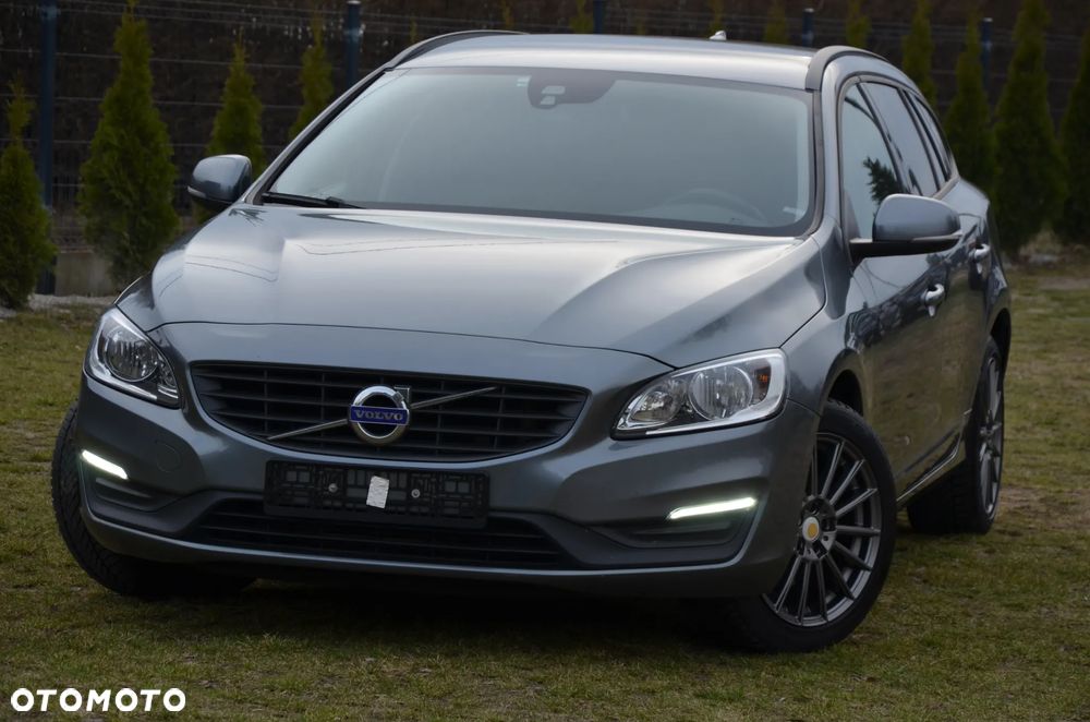 Volvo V60 D2 Momentum - 8