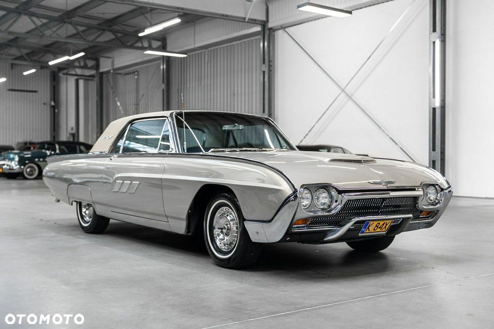 Ford Thunderbird - 6