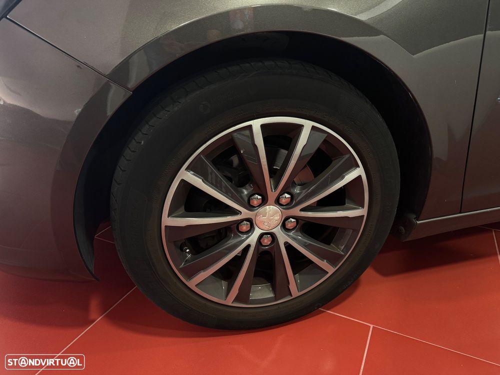 Peugeot 308 SW 1.6 e-HDi Allure - 11