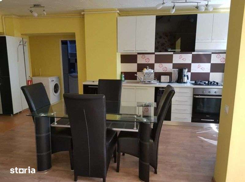Apartament două camere ultracentral, bloc Romarta, de închiriat — fotografia 3