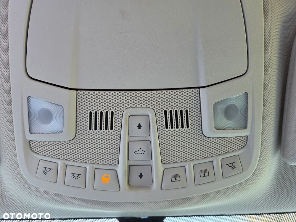 Ford Mondeo - 32
