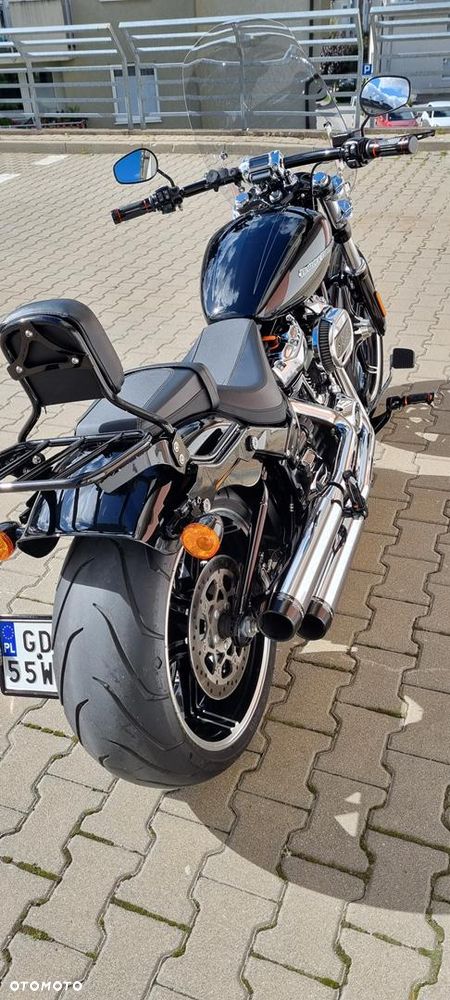 Harley-Davidson Softail Breakout - 7