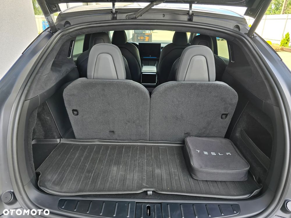 Tesla Model X Plaid - 14