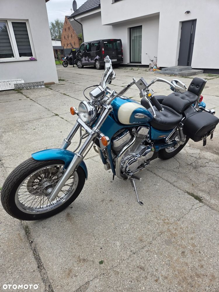 Suzuki Intruder - 7