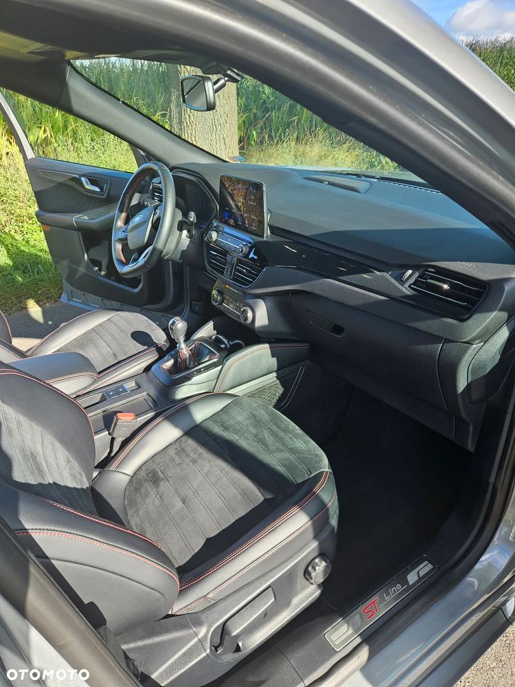 Ford Kuga 1.5 EcoBoost FWD ST-Line X - 9
