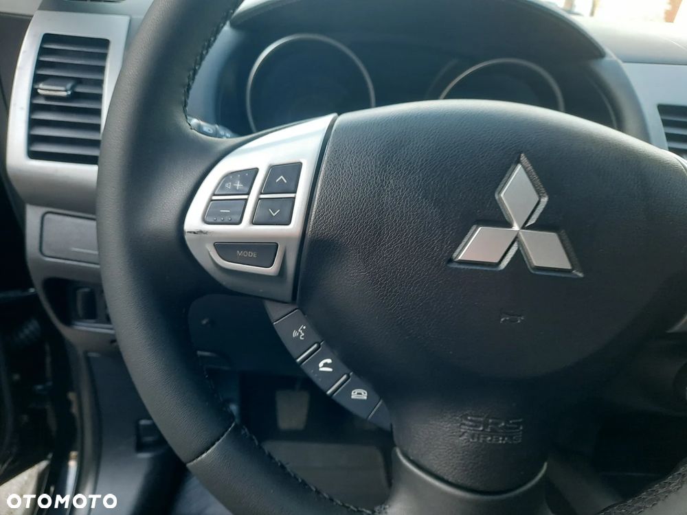 Mitsubishi Outlander - 15