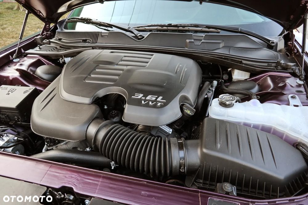 Dodge Challenger - 12
