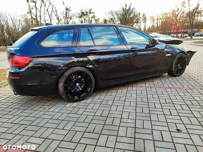 BMW Seria 5 535i xDrive Sport-Aut - 12