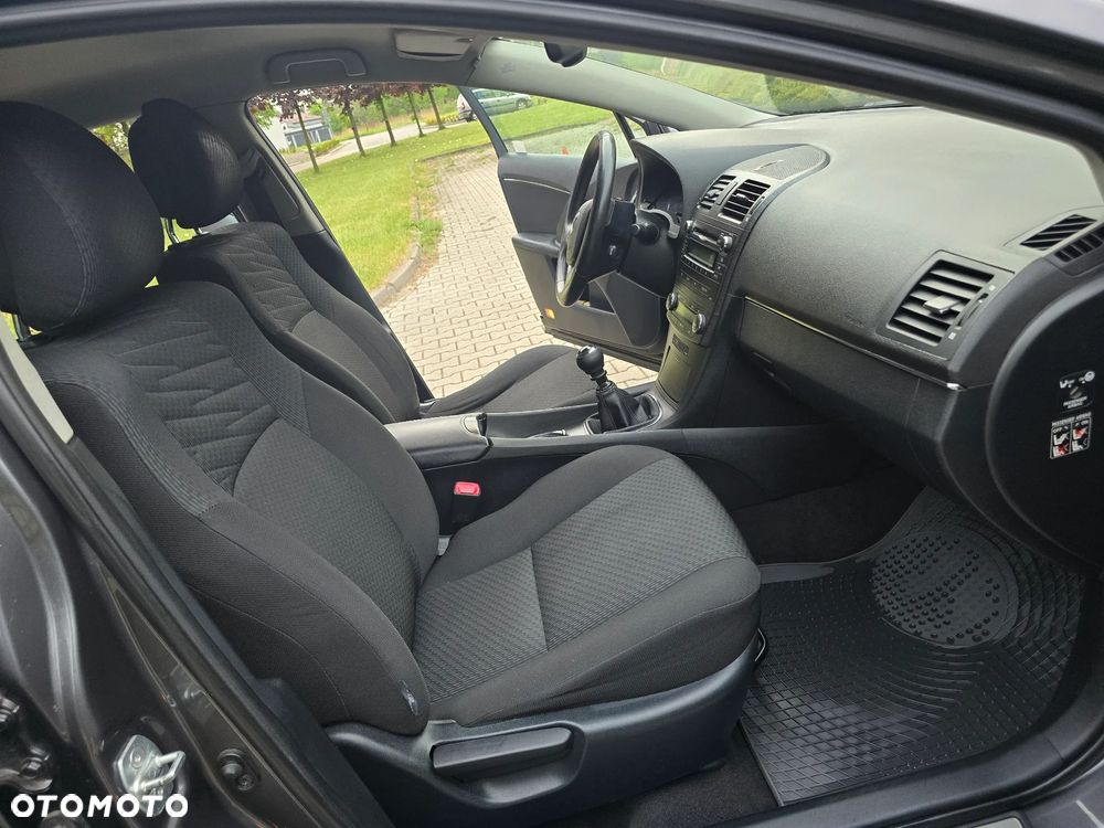 Toyota Avensis 2.0 D-4D Luna - 19