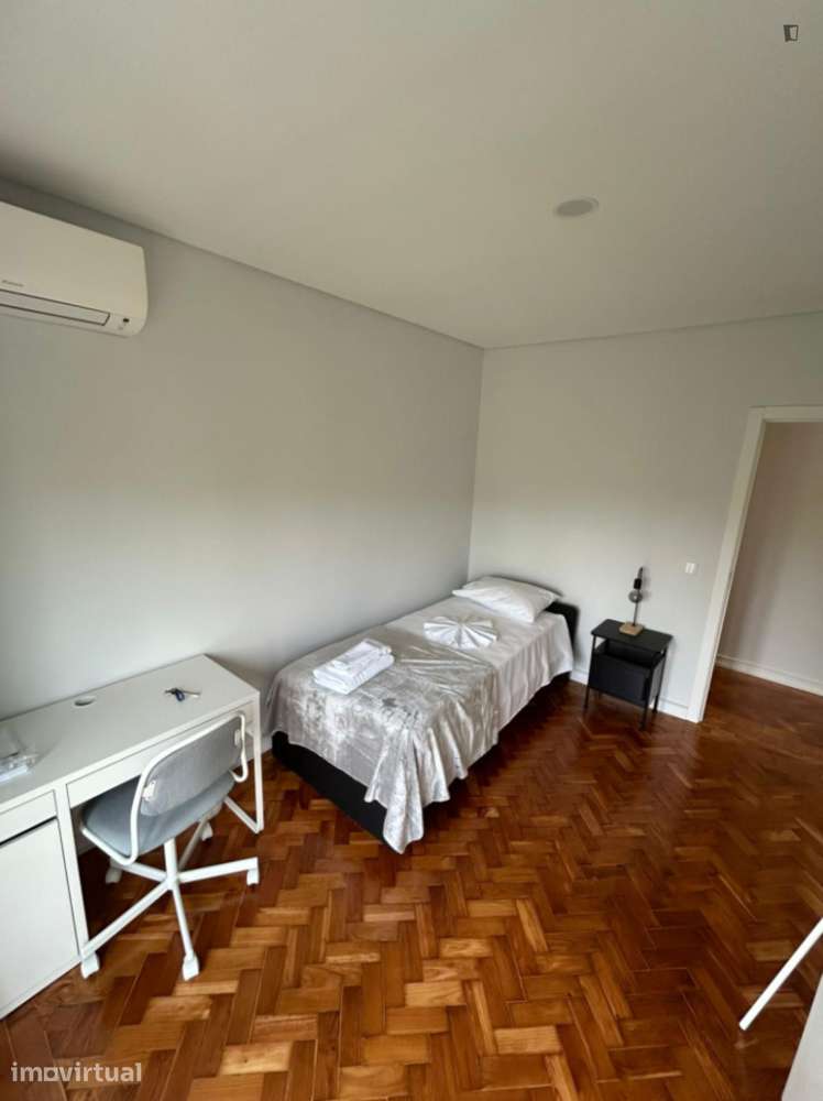 Quarto - localizado em Sete Rios Lisbon - Grande imagem: 3/13