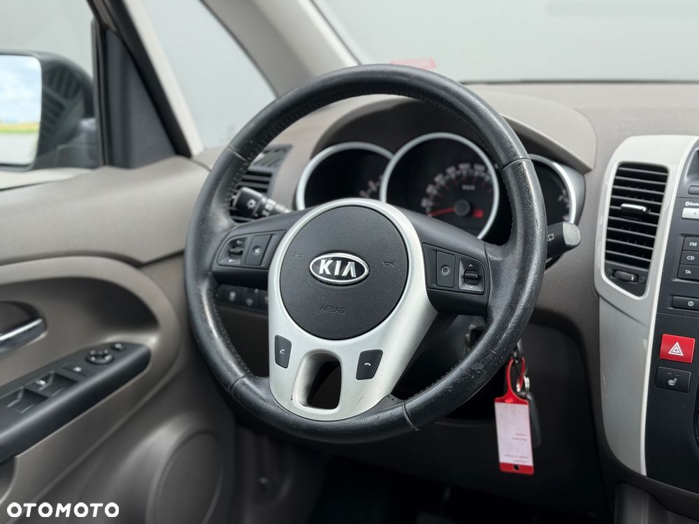 Kia Venga 1.6 CRDi 128 Fifa World Cup Edition - 14