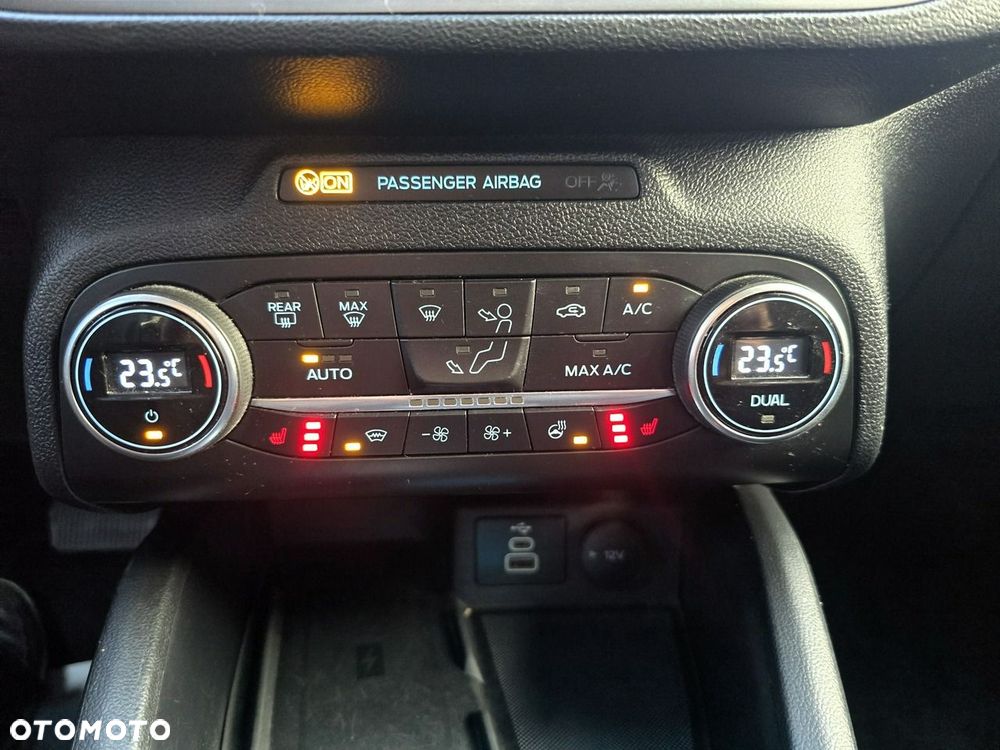 Ford Focus - 30