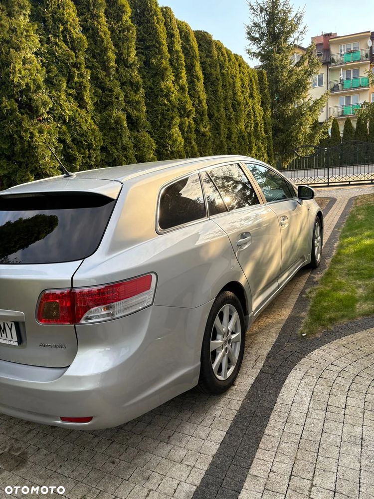 Toyota Avensis - 5
